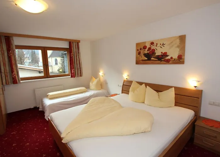 Apartment Stylish Flats In Near Lifts *