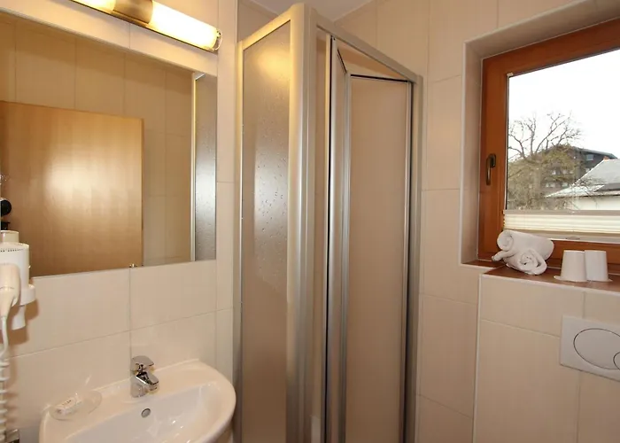 Apartment Stylish Flats In Near Lifts *