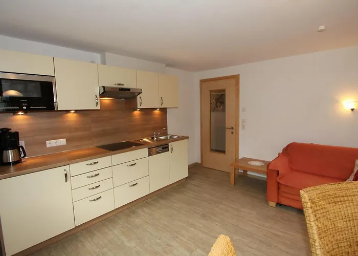 Apartment Stylish Flats In Near Lifts *