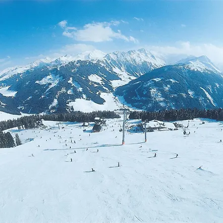 Stylish Flats In Near Lifts Lägenhet